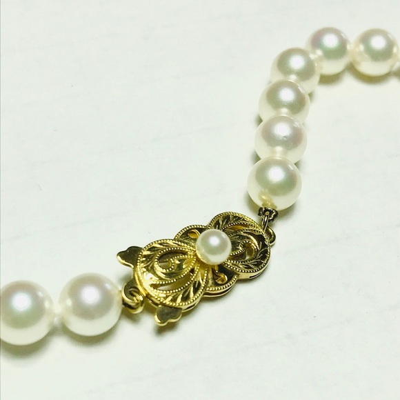 ⭐️HOST PICK⭐️ MIKIMOTO Akoya Pearl Necklace w/18KT Gold Clasp - Picture 4 of 14